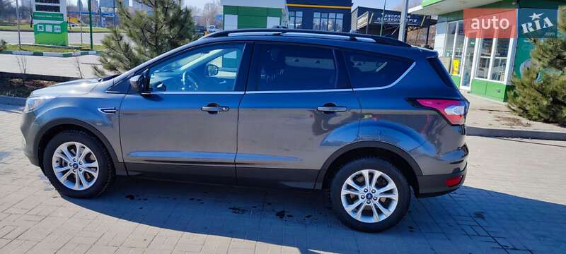 Внедорожник / Кроссовер Ford Escape 2018 в Хмельницком