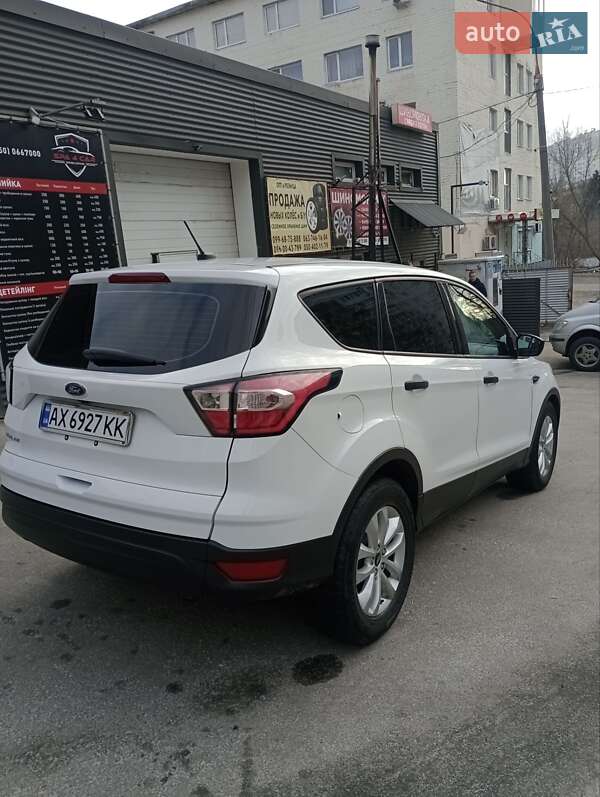 Внедорожник / Кроссовер Ford Escape 2017 в Харькове