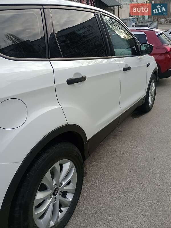 Внедорожник / Кроссовер Ford Escape 2017 в Харькове