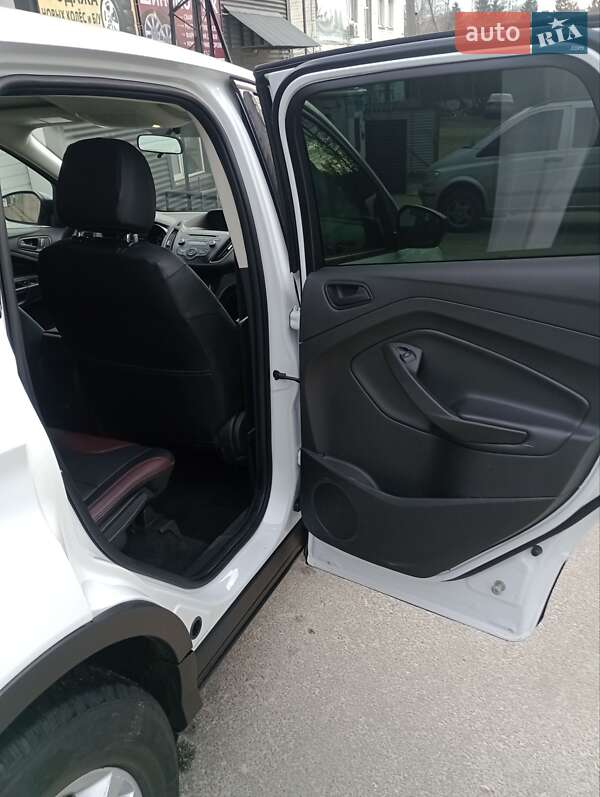 Внедорожник / Кроссовер Ford Escape 2017 в Харькове