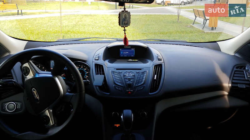 Внедорожник / Кроссовер Ford Escape 2015 в Ивано-Франковске
