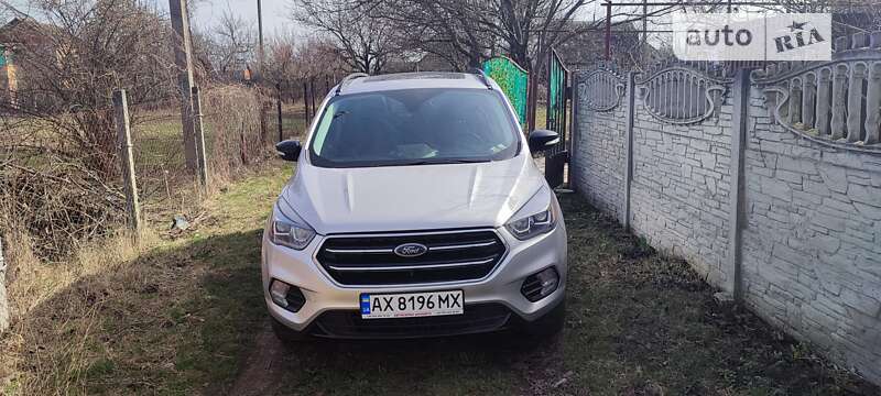 Внедорожник / Кроссовер Ford Escape 2016 в Харькове