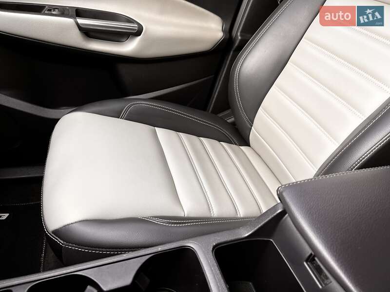 Позашляховик / Кросовер Ford Escape 2018 в Івано-Франківську