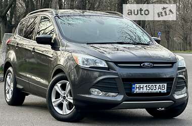 Внедорожник / Кроссовер Ford Escape 2015 в 
