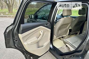 Внедорожник / Кроссовер Ford Escape 2015 в 