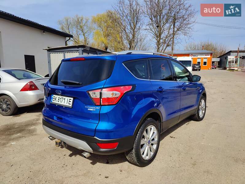 Внедорожник / Кроссовер Ford Escape 2016 в Ровно