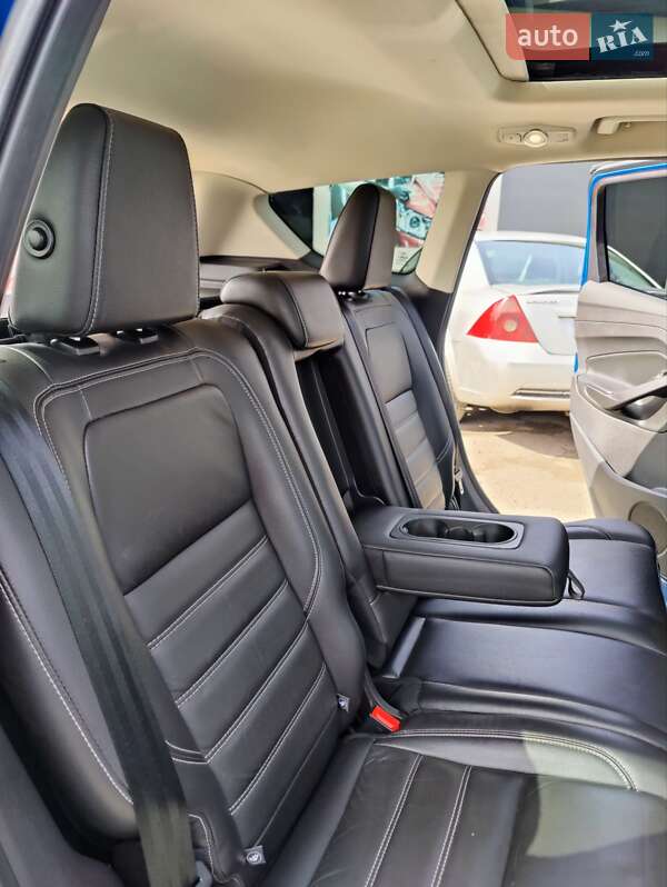 Внедорожник / Кроссовер Ford Escape 2016 в Ровно