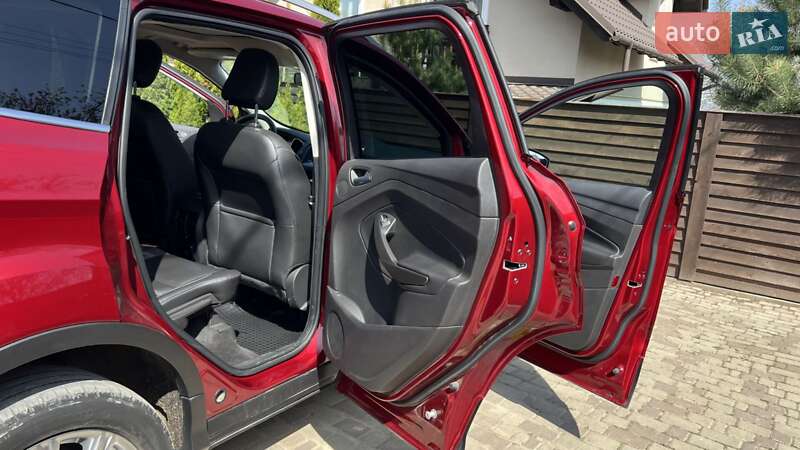 Позашляховик / Кросовер Ford Escape 2018 в Чернівцях