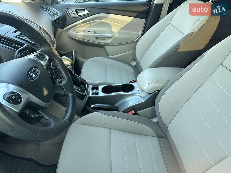 Внедорожник / Кроссовер Ford Escape 2013 в Полтаве