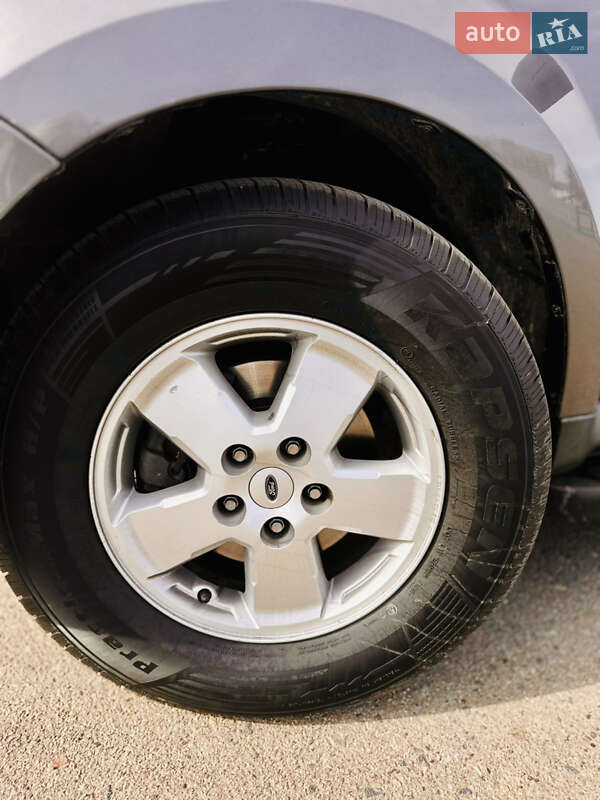 Внедорожник / Кроссовер Ford Escape 2011 в Львове