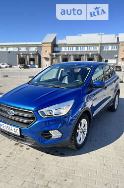 Внедорожник / Кроссовер Ford Escape 2017 в Днепре