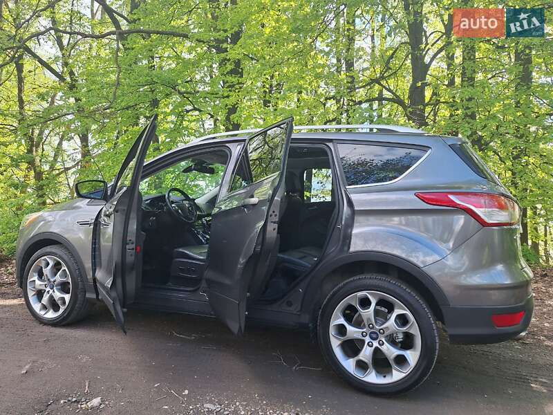 Внедорожник / Кроссовер Ford Escape 2013 в Хмельницком