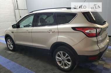 Внедорожник / Кроссовер Ford Escape 2018 в Червонограде