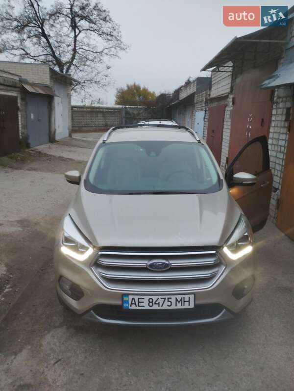 Внедорожник / Кроссовер Ford Escape 2017 в Днепре