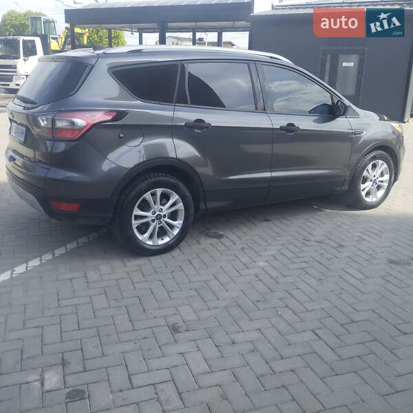 Внедорожник / Кроссовер Ford Escape 2016 в Ивано-Франковске
