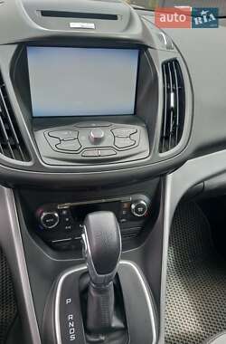 Внедорожник / Кроссовер Ford Escape 2014 в 