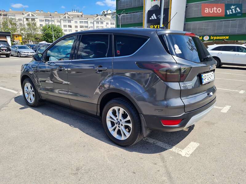 Внедорожник / Кроссовер Ford Escape 2016 в Ивано-Франковске