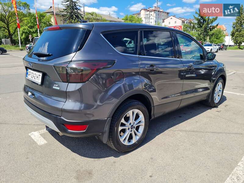 Внедорожник / Кроссовер Ford Escape 2016 в Ивано-Франковске