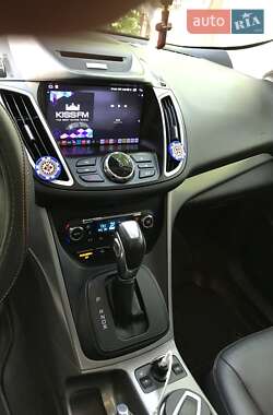 Внедорожник / Кроссовер Ford Escape 2015 в 