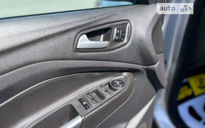 Внедорожник / Кроссовер Ford Escape 2013 в Черновцах