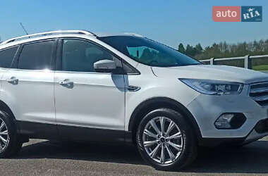Внедорожник / Кроссовер Ford Escape 2018 в 