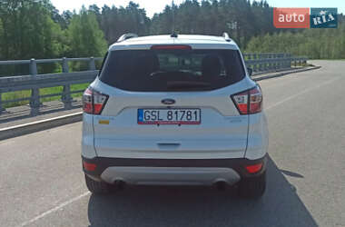 Внедорожник / Кроссовер Ford Escape 2018 в 