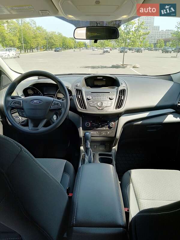 Внедорожник / Кроссовер Ford Escape 2017 в Киеве