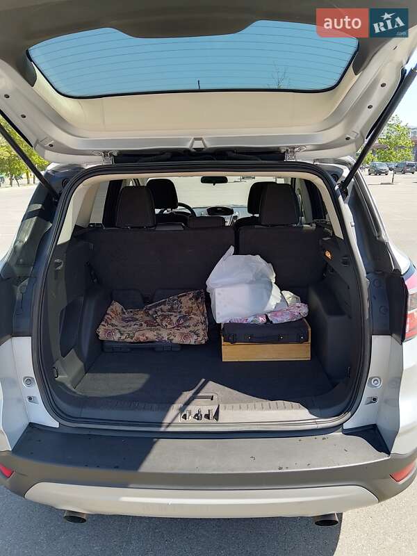 Внедорожник / Кроссовер Ford Escape 2017 в Киеве