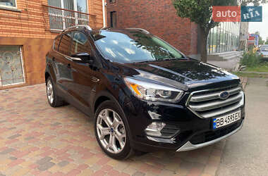 Внедорожник / Кроссовер Ford Escape 2018 в 