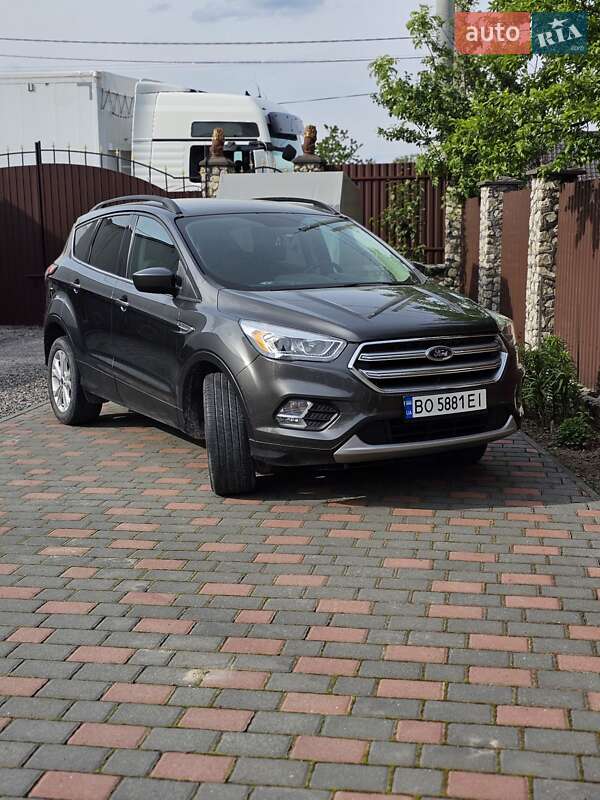 Позашляховик / Кросовер Ford Escape 2017 в Кременці