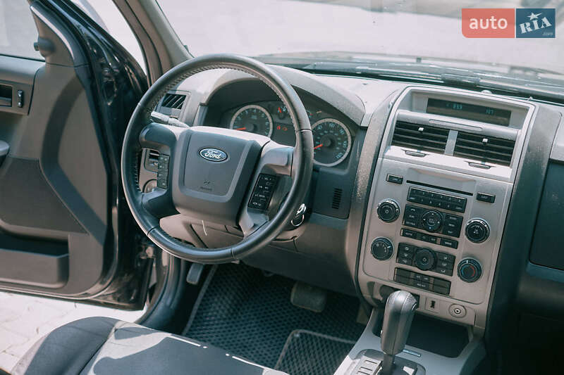 Внедорожник / Кроссовер Ford Escape 2012 в Черновцах