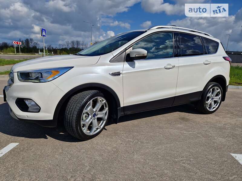 Позашляховик / Кросовер Ford Escape 2017 в Одесі