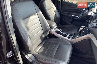 Позашляховик / Кросовер Ford Escape 2012 в 