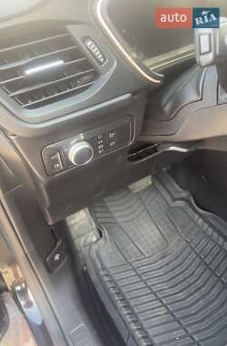 Позашляховик / Кросовер Ford Escape 2020 в Золочеві