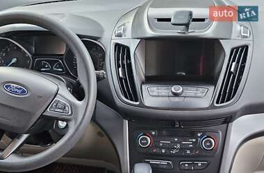 Внедорожник / Кроссовер Ford Escape 2018 в 