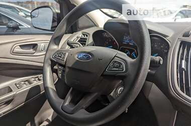 Позашляховик / Кросовер Ford Escape 2017 в Рівному