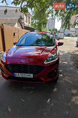 Внедорожник / Кроссовер Ford Escape 2020 в 