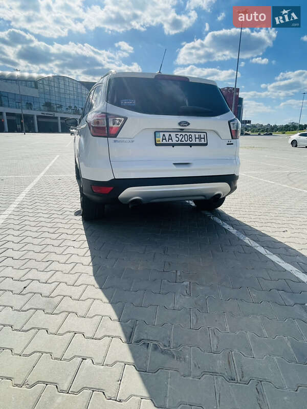 Внедорожник / Кроссовер Ford Escape 2016 в Киеве