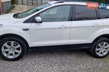 Внедорожник / Кроссовер Ford Escape 2016 в Хусте