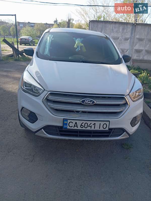Внедорожник / Кроссовер Ford Escape 2016 в Умани