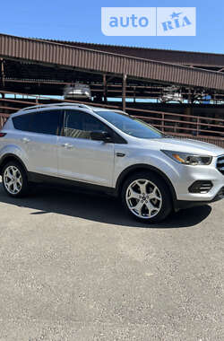 Внедорожник / Кроссовер Ford Escape 2019 в 
