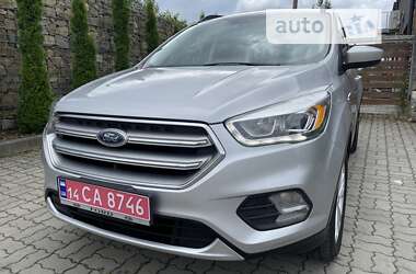 Внедорожник / Кроссовер Ford Escape 2017 в Стрые