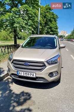 Внедорожник / Кроссовер Ford Escape 2016 в 