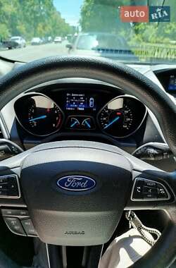 Внедорожник / Кроссовер Ford Escape 2016 в 