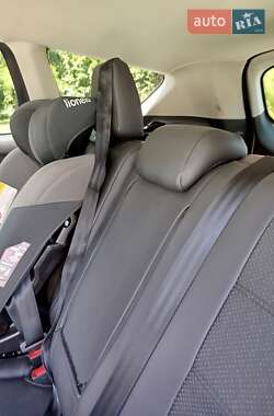 Внедорожник / Кроссовер Ford Escape 2016 в 