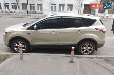 Внедорожник / Кроссовер Ford Escape 2016 в 