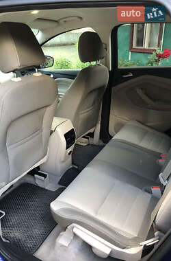 Внедорожник / Кроссовер Ford Escape 2012 в 