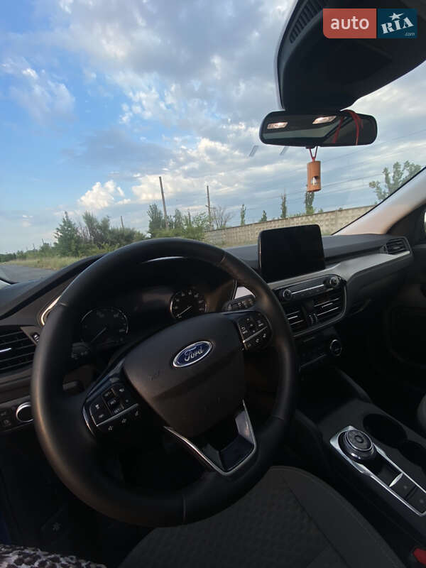Внедорожник / Кроссовер Ford Escape 2021 в Кривом Роге