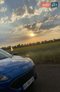Внедорожник / Кроссовер Ford Escape 2021 в 