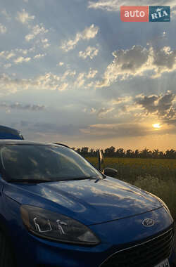 Внедорожник / Кроссовер Ford Escape 2021 в 